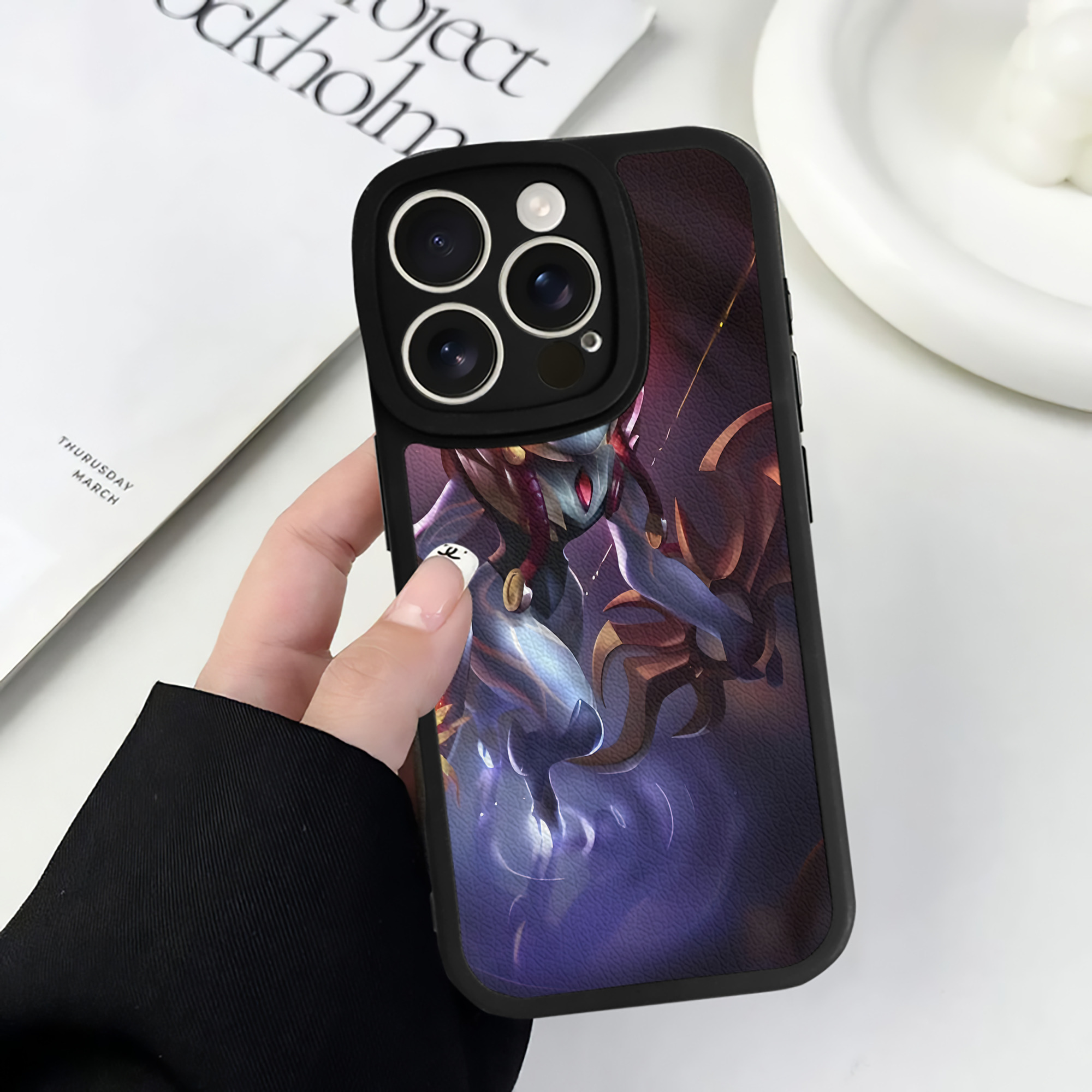 （画像用） リーグ・オブ・レジェンド League of Legends LOL 【iPhone 16シリーズ対応】シリコンスマホケース（レザー調） 材質：シリコン
